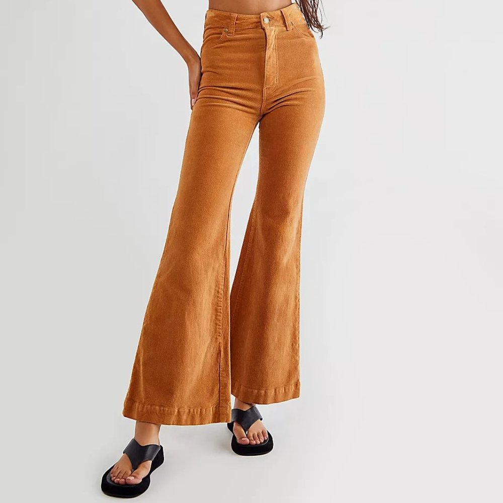 ROLLA'S East Coast Flare Jeans in Tan Cord